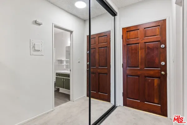 $299,000 | 18307 Burbank Boulevard, Unit 336, Tarzana, CA 91356