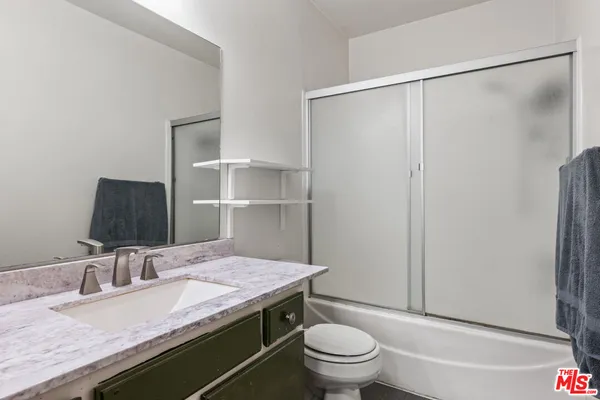 $299,000 | 18307 Burbank Boulevard, Unit 336, Tarzana, CA 91356