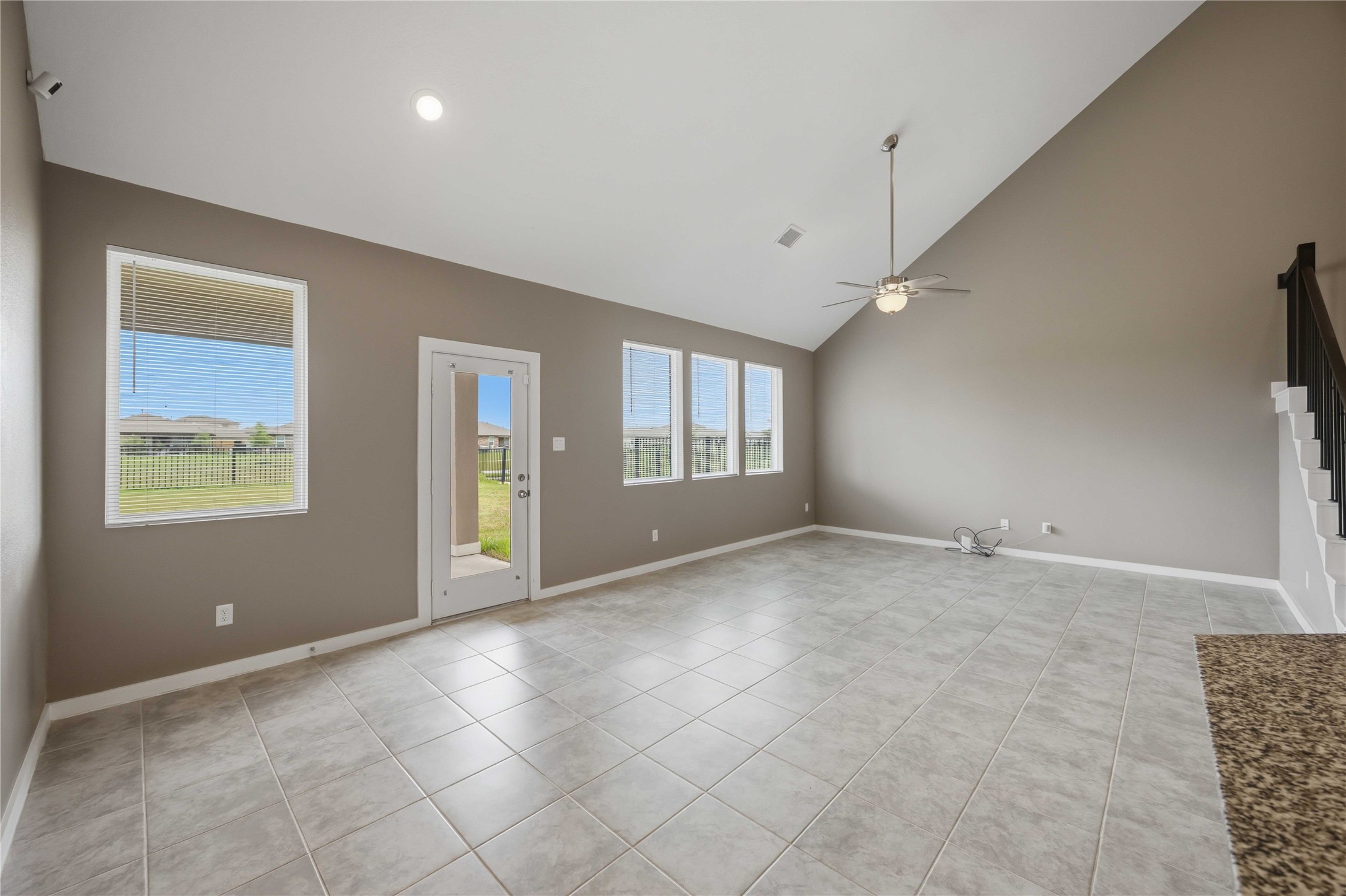1239 Cascade Hls Drive Rosharon, TX 77583 - Photo 7 of 30 Gallery Image 7