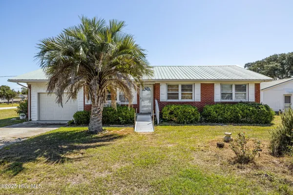 $375,000 | 124 Stewart Road, Harkers Island, NC 28531