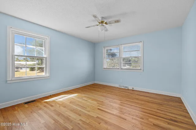 $400,000 | 124 Stewart Road, Harkers Island, NC 28531