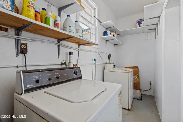 $400,000 | 124 Stewart Road, Harkers Island, NC 28531