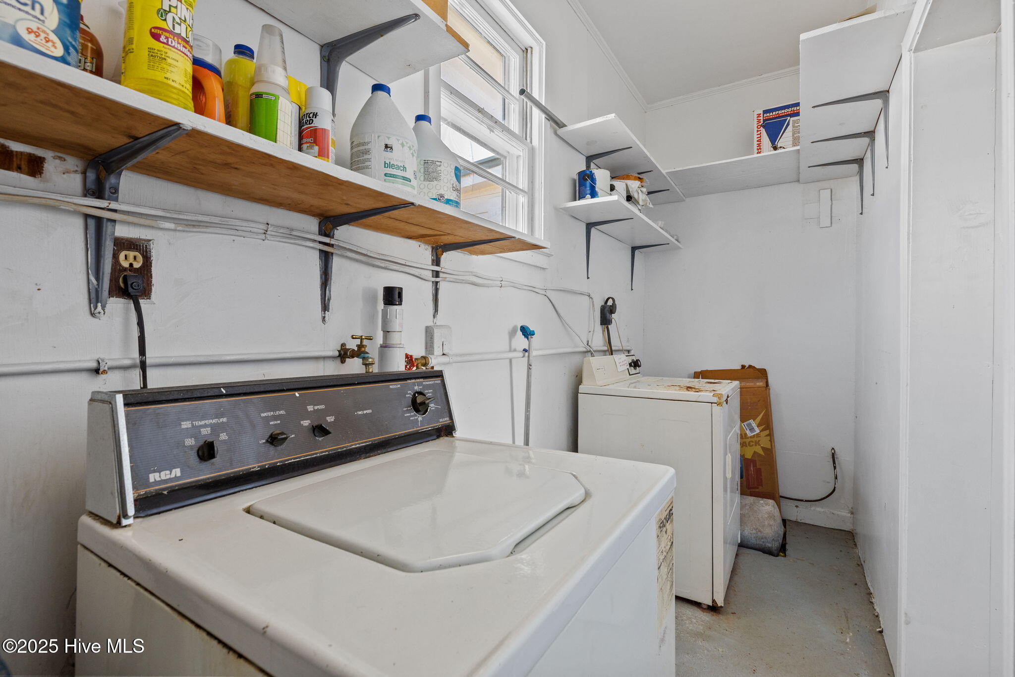 124 Stewart Road Harkers Island, NC 28531 - Photo 19 of 26 Laundry