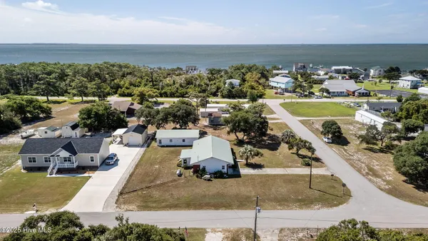 $375,000 | 124 Stewart Road, Harkers Island, NC 28531
