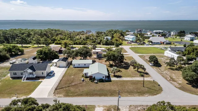$400,000 | 124 Stewart Road, Harkers Island, NC 28531