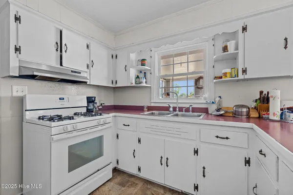 $375,000 | 124 Stewart Road, Harkers Island, NC 28531