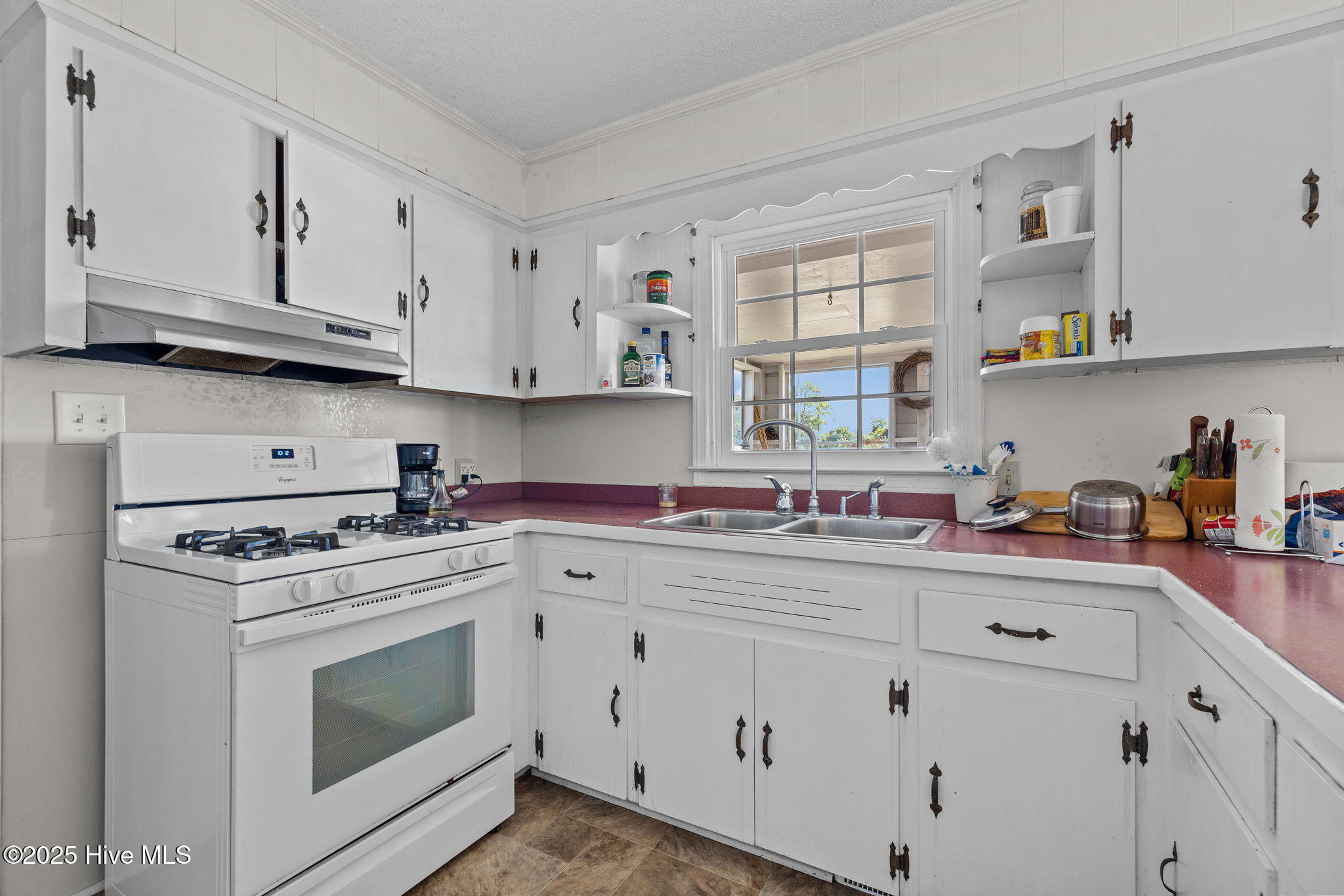 124 Stewart Road Harkers Island, NC 28531 - Photo 7 of 26 Kitchen