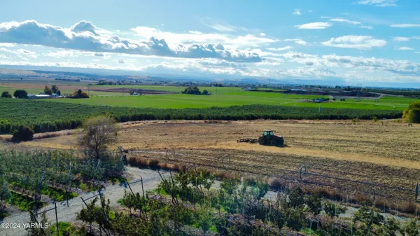 $727,320 | 1870 Phipps Road, Sunnyside, WA 98944