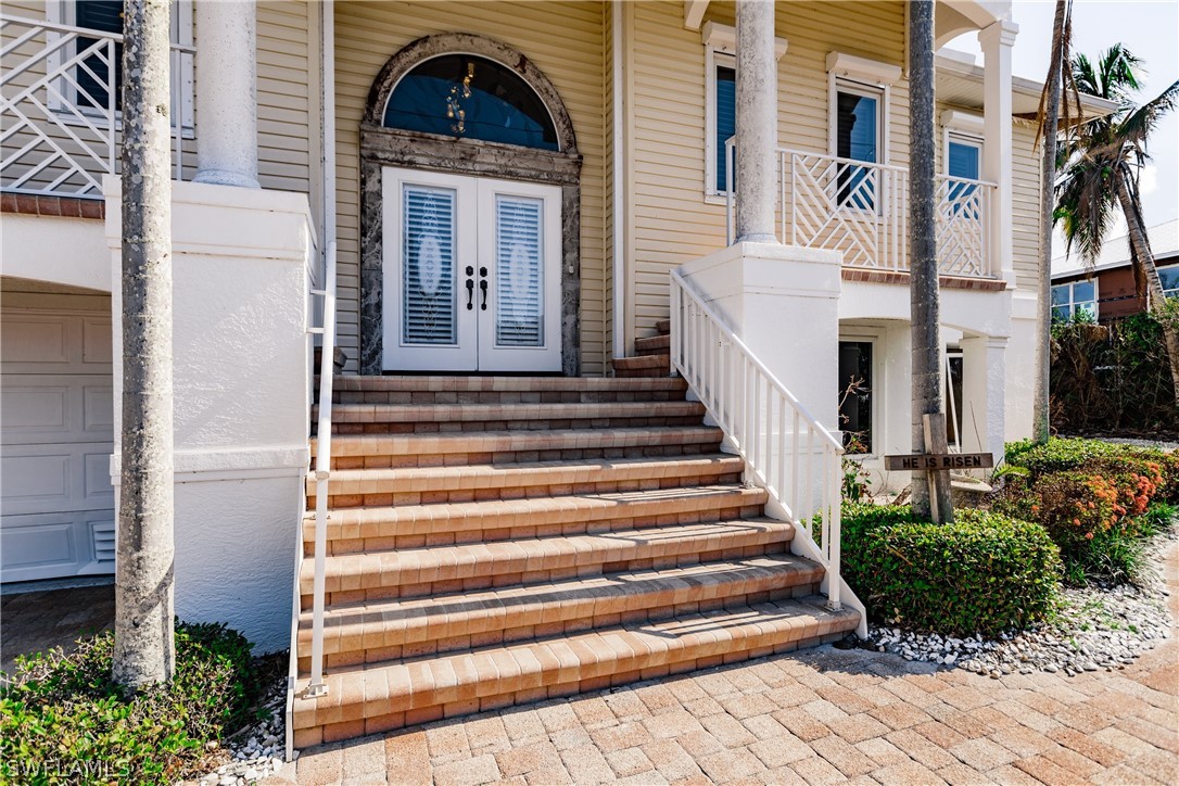 1034 Fish Crow Road Sanibel, FL 33957 - Photo 3 of 31 Gallery Image 3