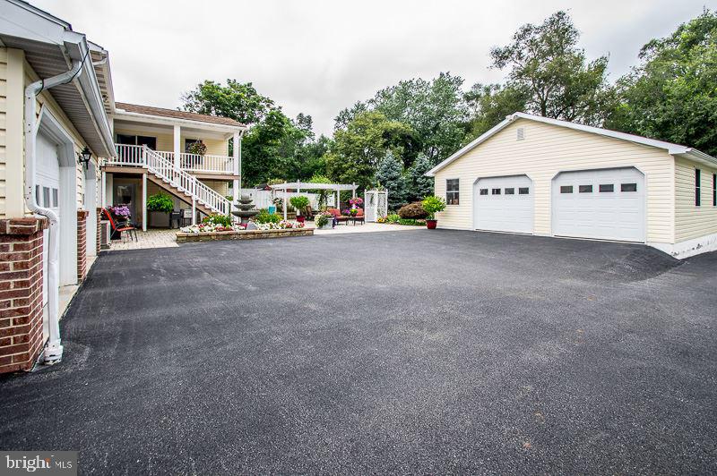 2133 Huntington Road Dover, PA 17315 - Photo 6 of 32 Gallery Image 6