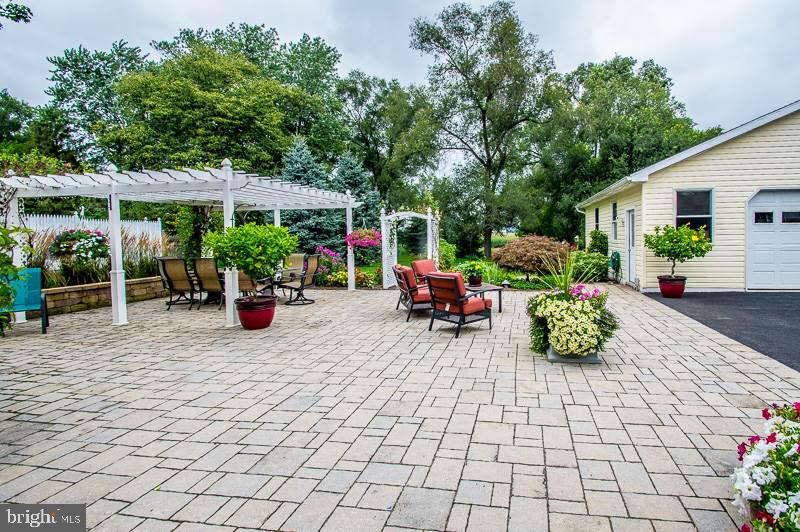 2133 Huntington Road Dover, PA 17315 - Photo 8 of 32 Gallery Image 8