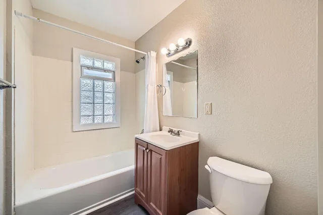 $2,299 | 1083 Western Avenue North, St. Paul, MN 55117