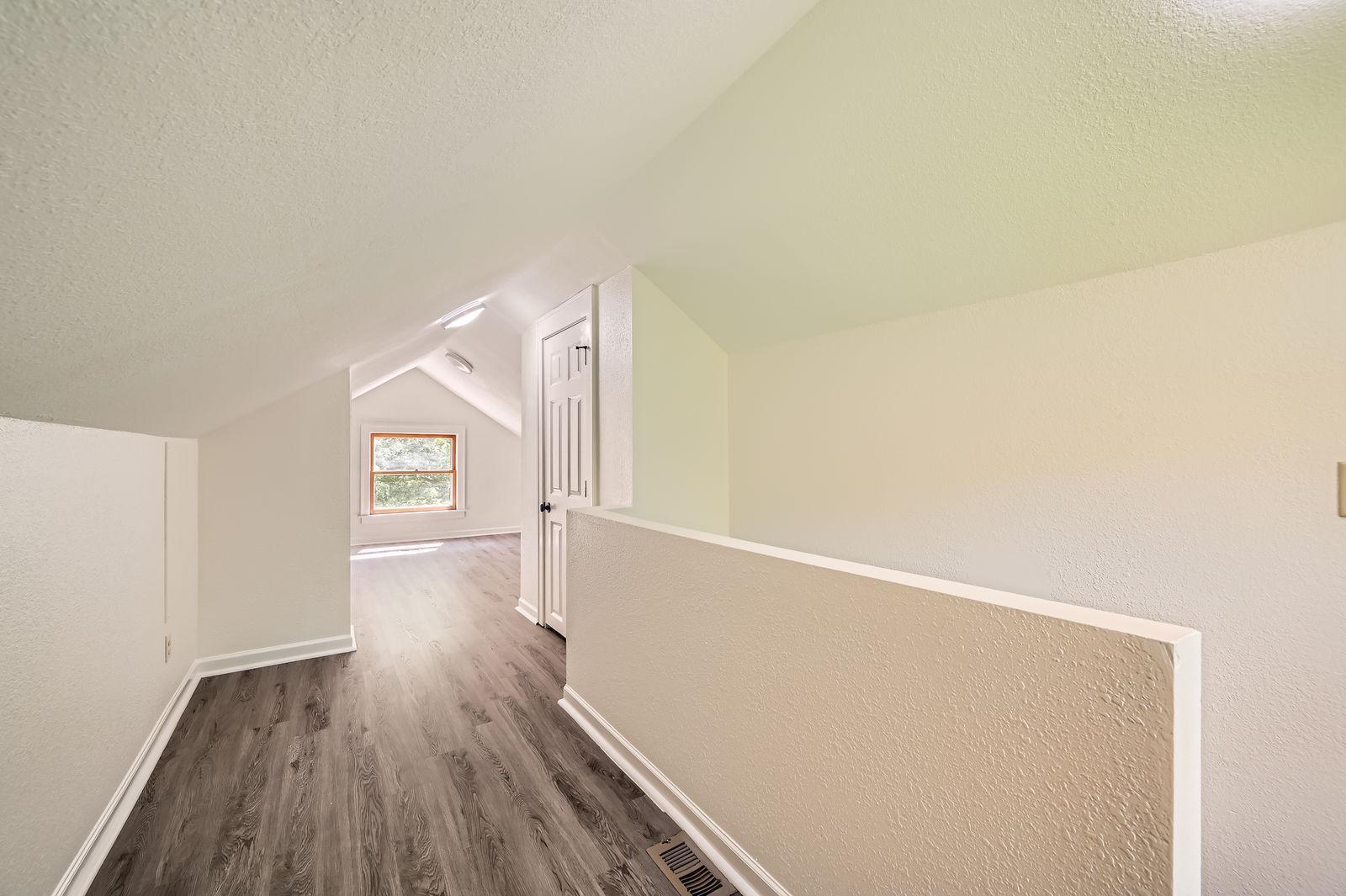 1083 Western Avenue North St. Paul, MN 55117 - Photo 15 of 28