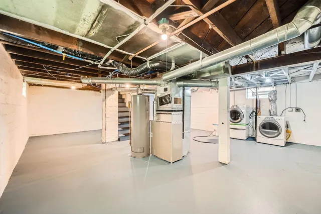 $2,299 | 1083 Western Avenue North, St. Paul, MN 55117