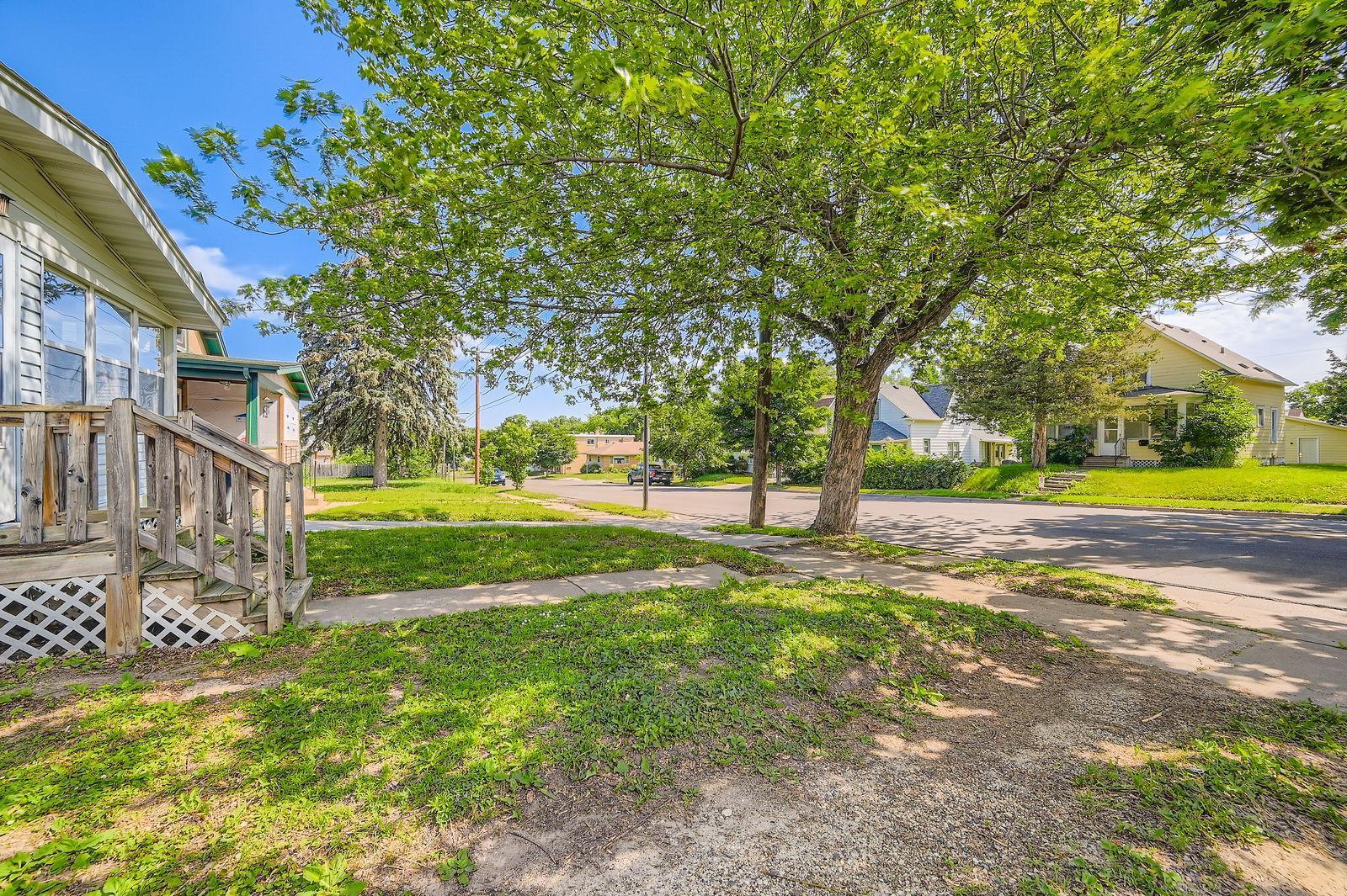 1083 Western Avenue North St. Paul, MN 55117 - Photo 27 of 28