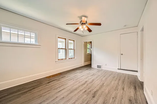 $2,299 | 1083 Western Avenue North, St. Paul, MN 55117