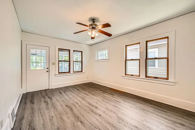 $2,299 | 1083 Western Avenue North, St. Paul, MN 55117