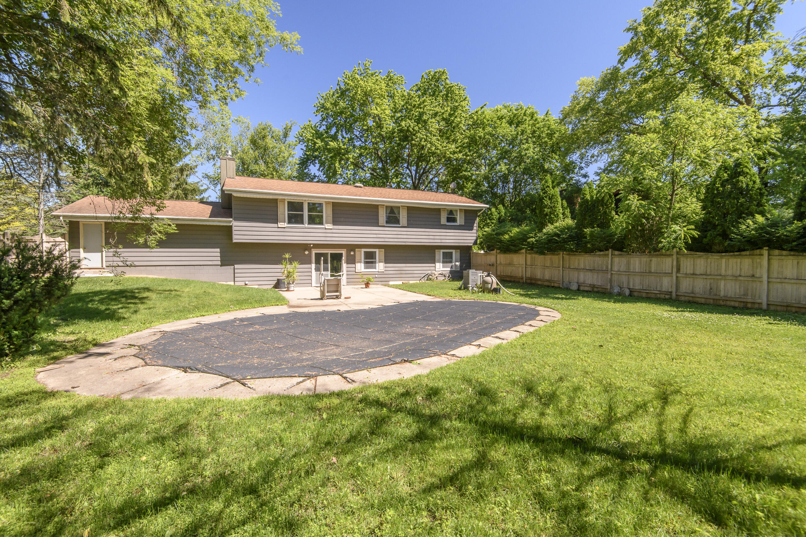 705 Fox Knoll Drive Rochester, WI 53185 - Photo 2 of 52 705 Fox Knoll-7