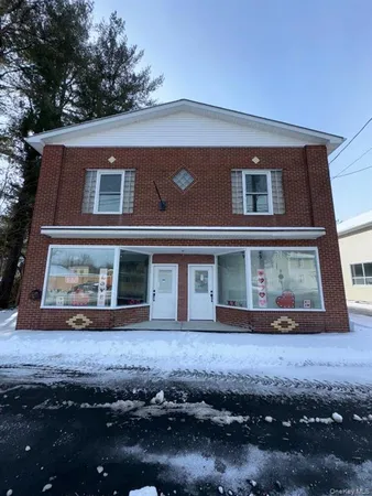 $1,950 | 87 Sullivan Street, Unit 1, Wurtsboro, NY 12790