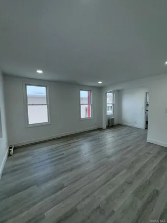 $1,950 | 87 Sullivan Street, Unit 1, Wurtsboro, NY 12790