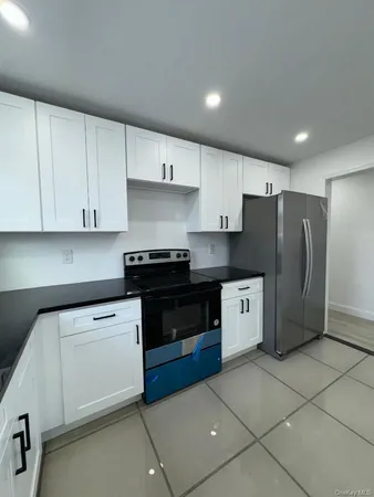 $1,950 | 87 Sullivan Street, Unit 1, Wurtsboro, NY 12790