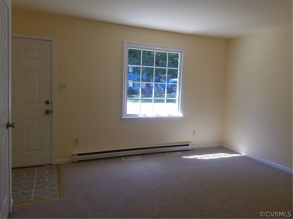 3503 Butor Road Hopewell, VA 23860 - Photo 5 of 22 Living Room