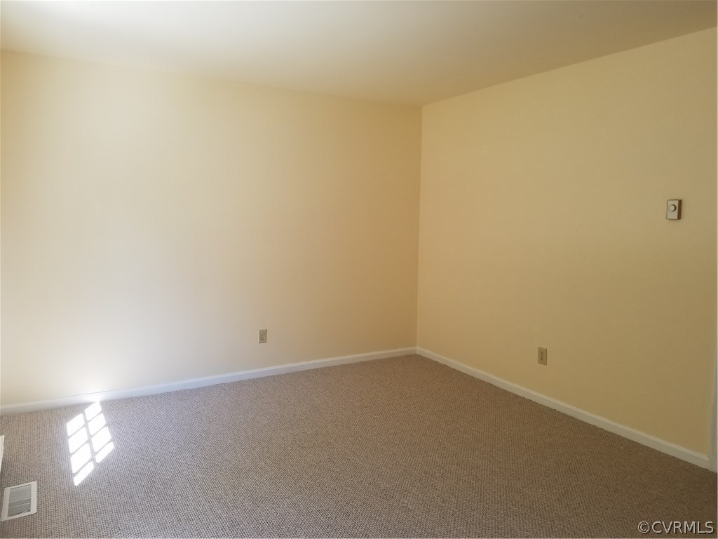 3503 Butor Road Hopewell, VA 23860 - Photo 6 of 22 Living Room