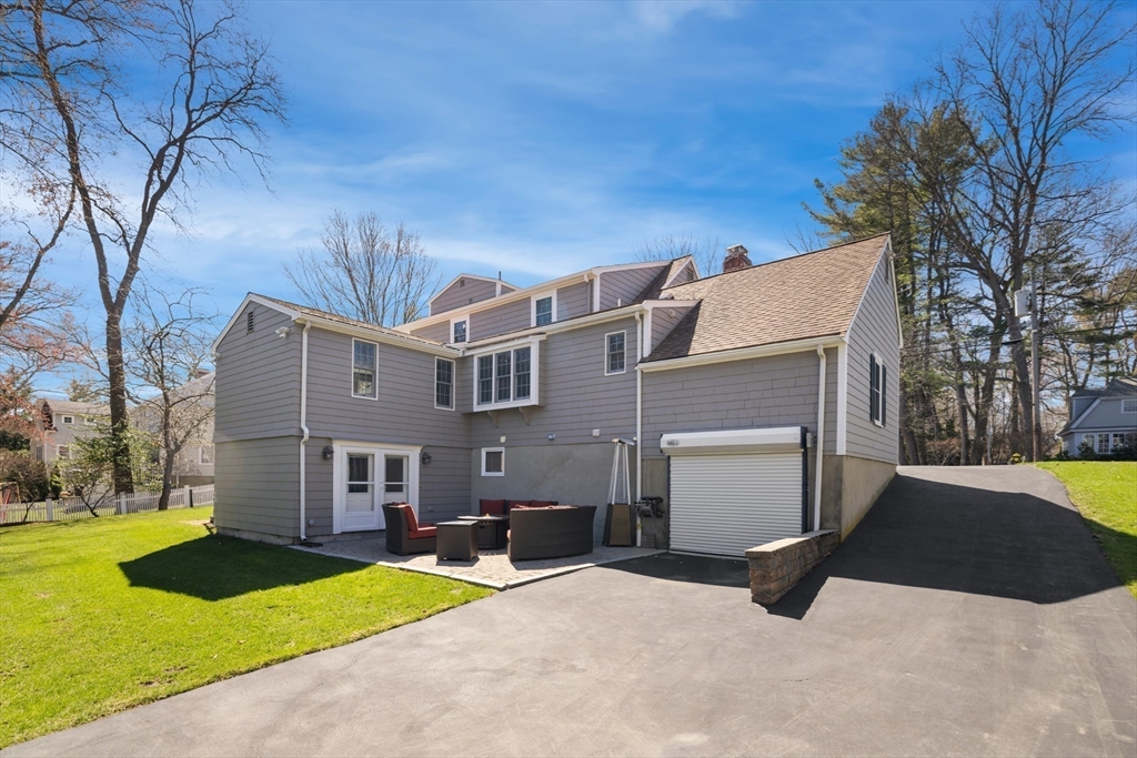 108 Pine Ridge Road Reading, MA 01867 - Photo 5 of 37 Gallery Image 5