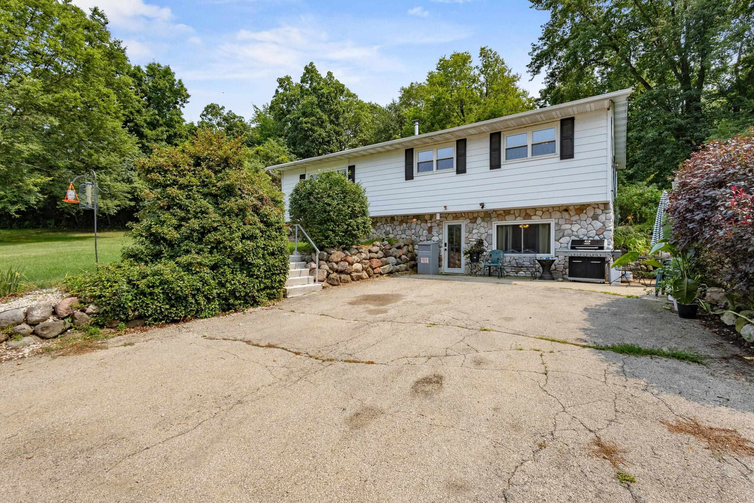 7419 Riles Road Middleton, WI 53562 - Photo 2 of 65 Gallery Image 2