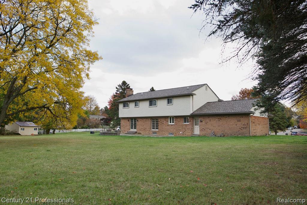 100 Longford Drive Rochester Hills, MI 48309 - Photo 45 of 47