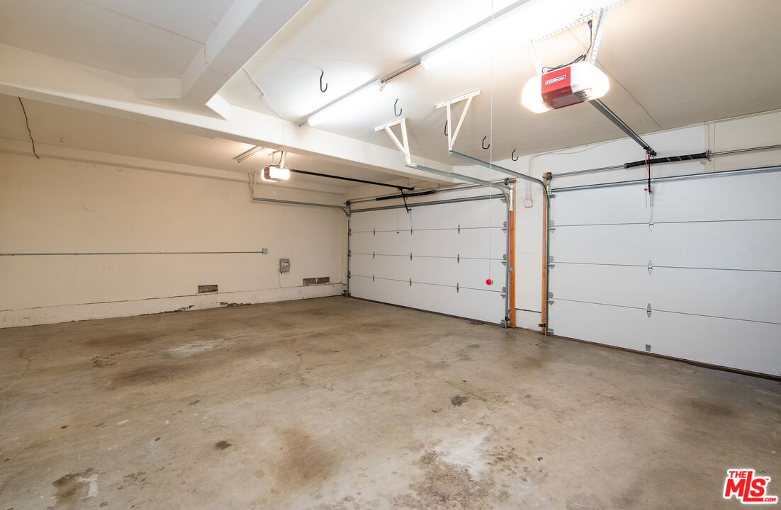 115 Roma Court Marina del Rey, CA 90292 - Photo 38 of 50 a view of a garage