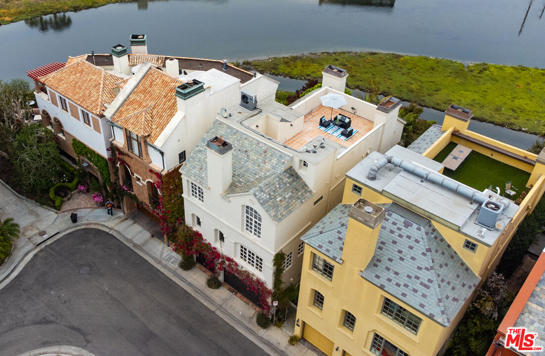 115 Roma Court Marina del Rey, CA 90292 - Photo 41 of 50 an aerial view of a house with a garden