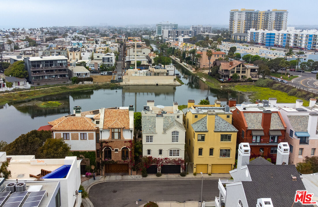 115 Roma Court Marina del Rey, CA 90292 - Photo 45 of 50 a view of city