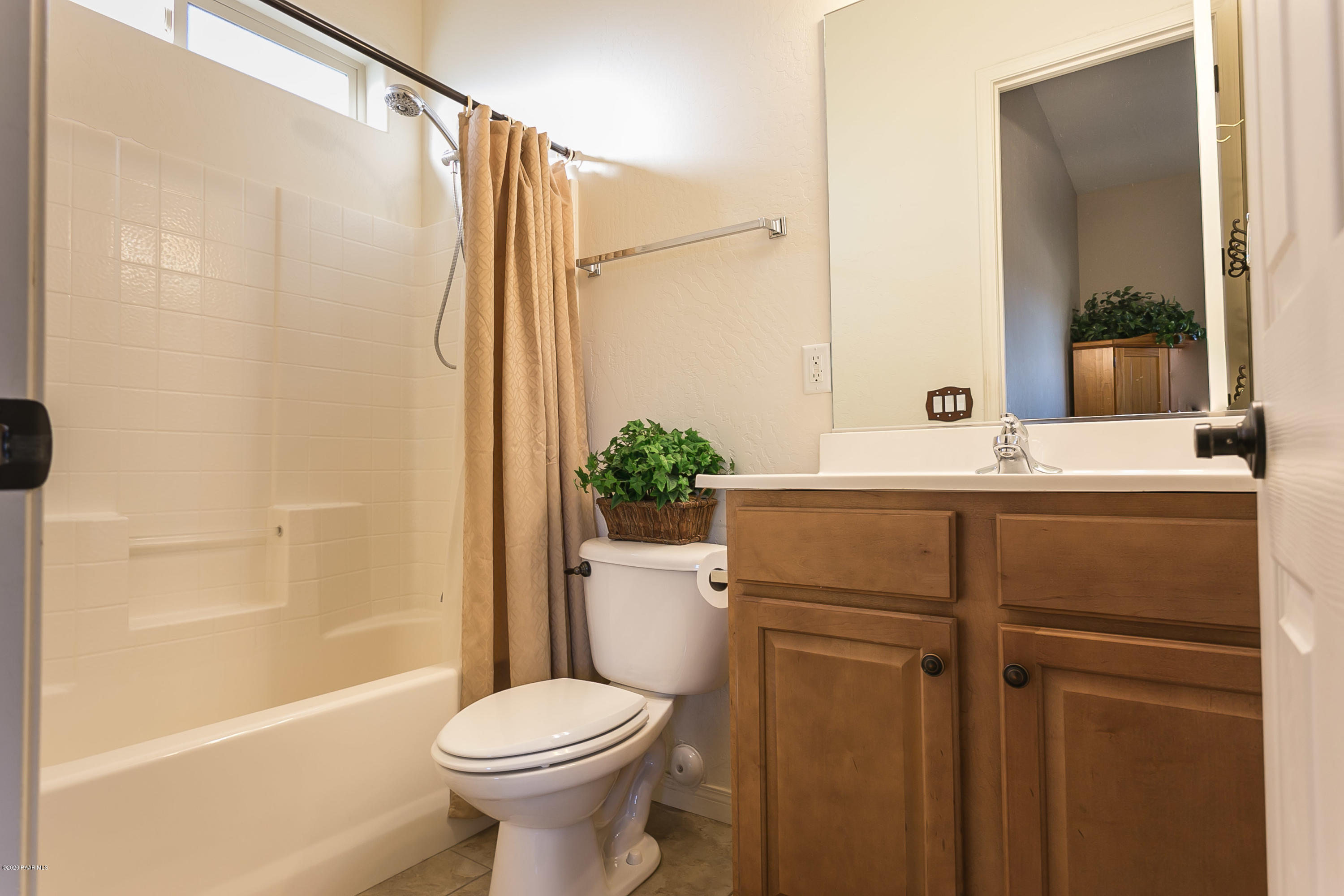 937 North Reed Road Chino Valley, AZ 86323 - Photo 18 of 42 2nd Full Bathroom