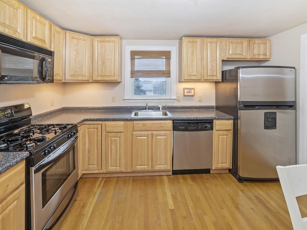 647 Trapelo Road Waltham, MA 02452 - Photo 3 of 35 Gallery Image 3