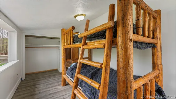 $195,000 | 1318 Sagrada Road, Edwards, MO 65326