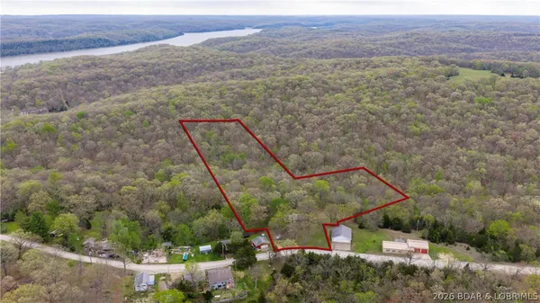 $195,000 | 1318 Sagrada Road, Edwards, MO 65326