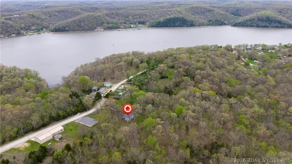 $195,000 | 1318 Sagrada Road, Edwards, MO 65326