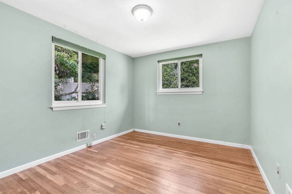 10 Westview Road Framingham, MA 01701 - Photo 11 of 30