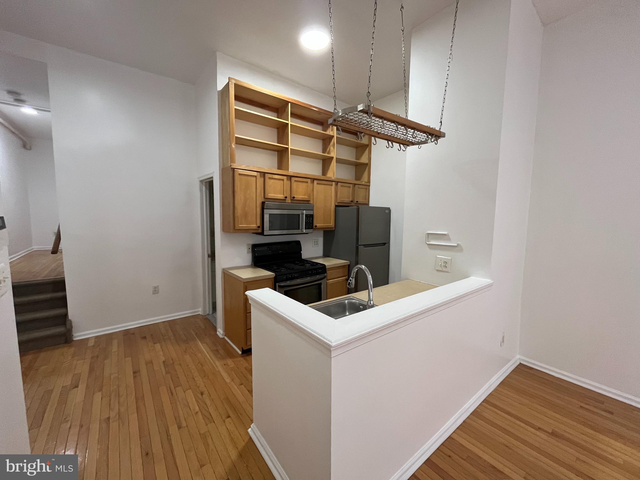 236 Quarry Street, Unit 1 Philadelphia, PA 19106 - Photo 4 of 12