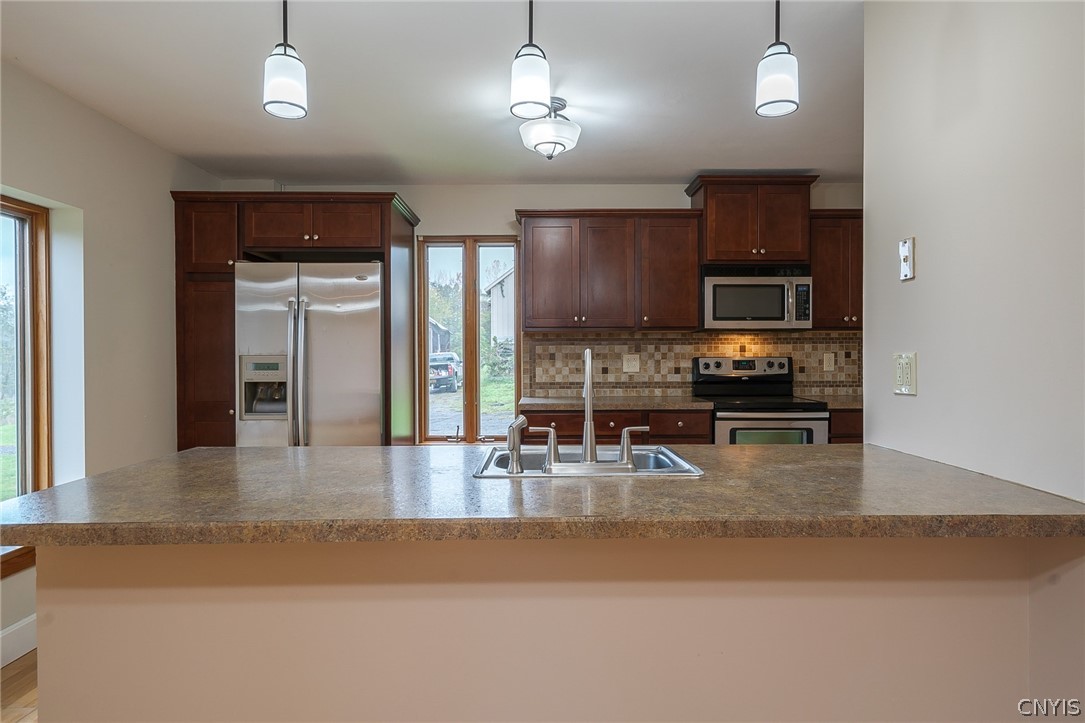 6894 New State Rte 31 Warners, NY 13164 - Photo 6 of 37 Gallery Image 6