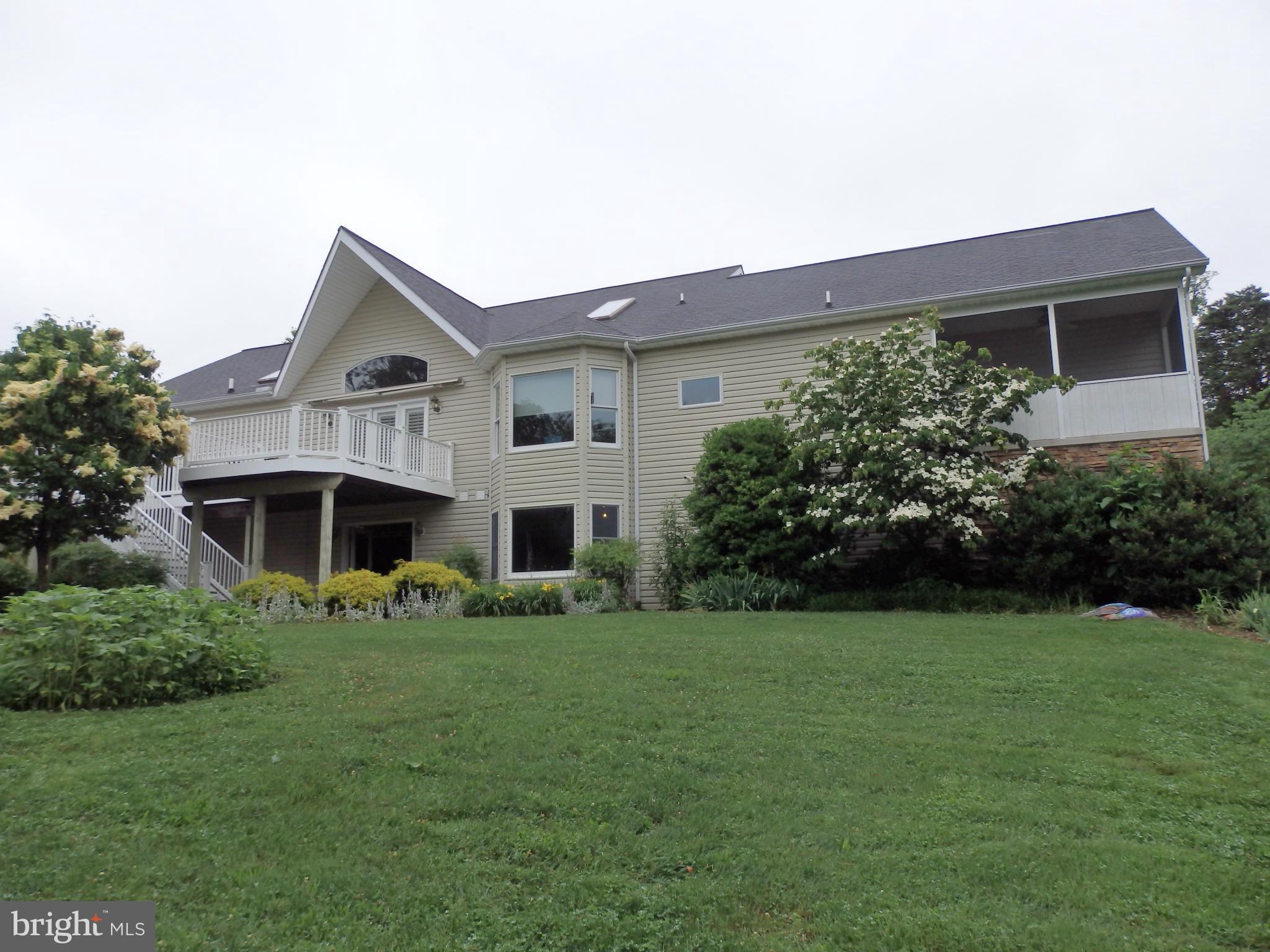 10013 Kelly Road Frederick, MD 21701 - Photo 2 of 23 Striking architectural details