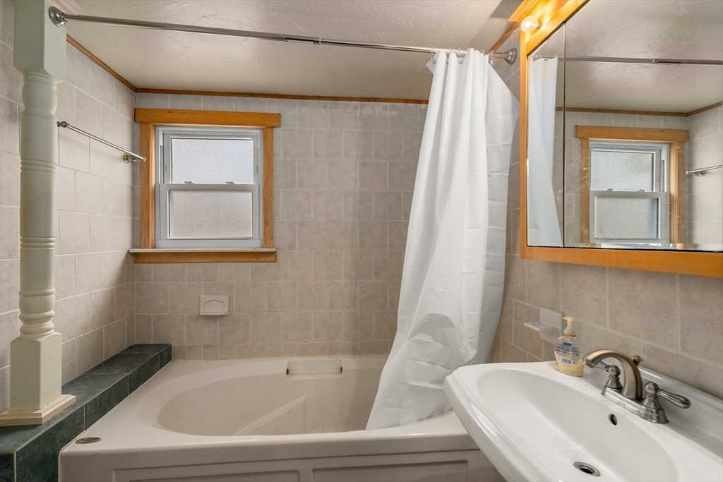 136 Pleasant Street Ware, MA 01082 - Photo 30 of 41