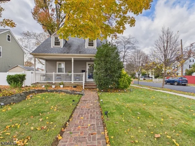 $569,500 | 402 West Gibbons Street, Linden, NJ 07036