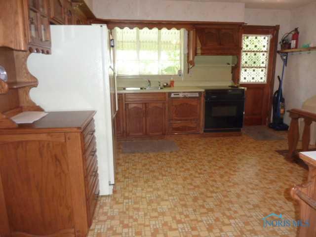 2047 Hogarth Road Toledo, OH 43615 - Photo 3 of 16 Kitchen.