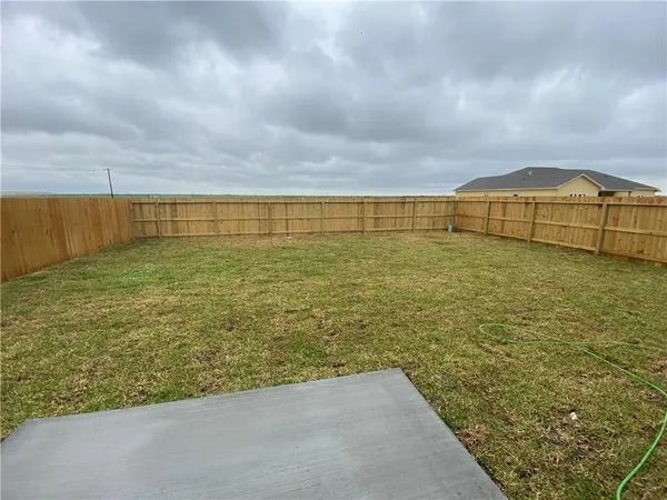 $2,275 | 1290 Thames Chase Drive, Corpus Christi, TX 78415