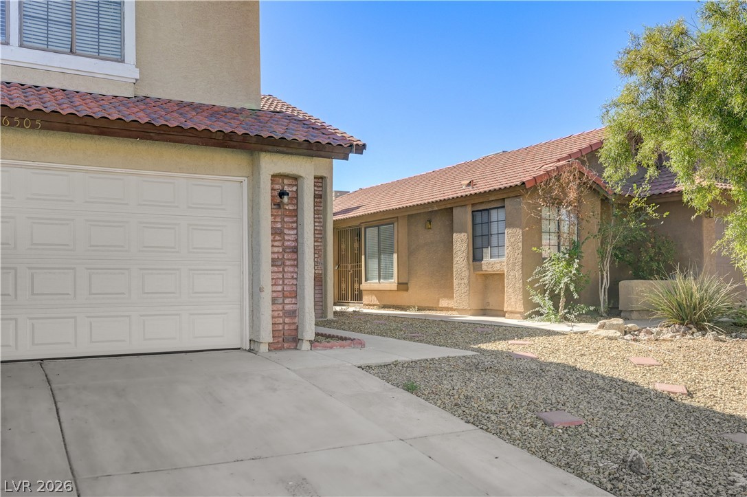 6505 Deadwood Road Las Vegas, NV 89108 - Photo 3 of 33