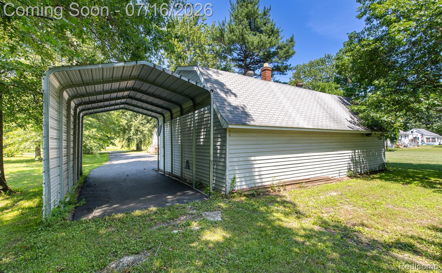43995 Bemis Road Belleville, MI 48111 - Photo 52 of 67 Rear view of garage
