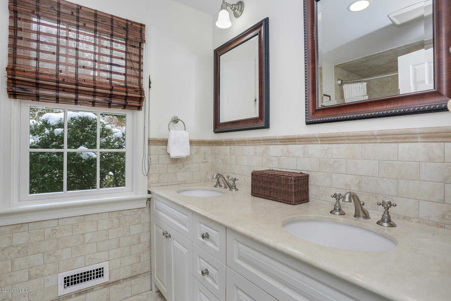 44 Glen Road Greenwich, CT 06830 - Photo 14 of 30 44 Glen Rd Greenwich CT 06830-large-031-