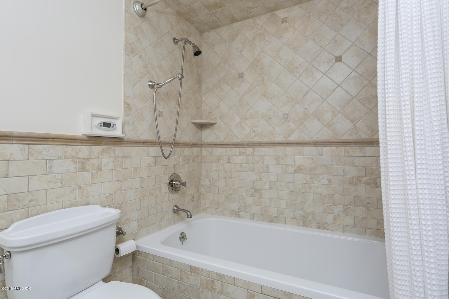 44 Glen Road Greenwich, CT 06830 - Photo 15 of 30 44 Glen Rd Greenwich CT 06830-large-032-